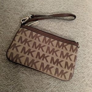 Wristlet